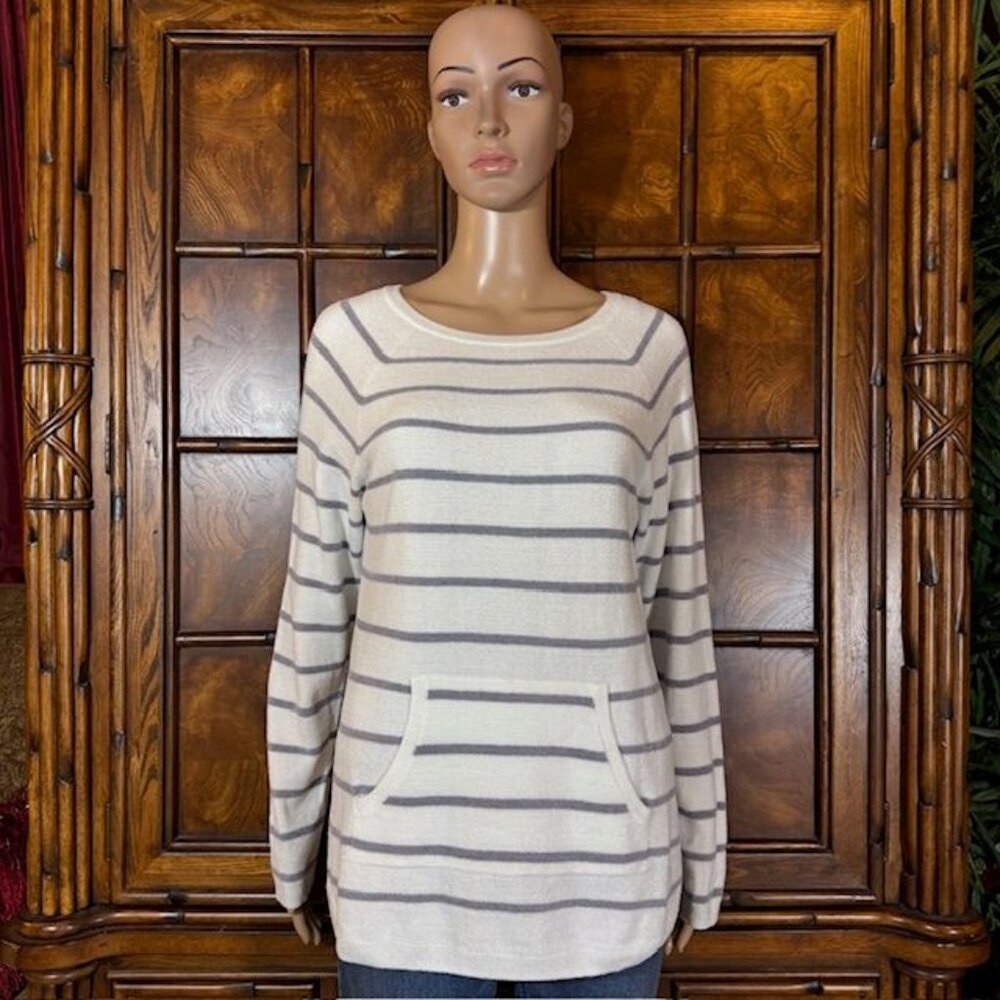 Barefoot Dreams Cozychic Ultra Lite White Gray Stripe Kangaroo Pocket Sweater